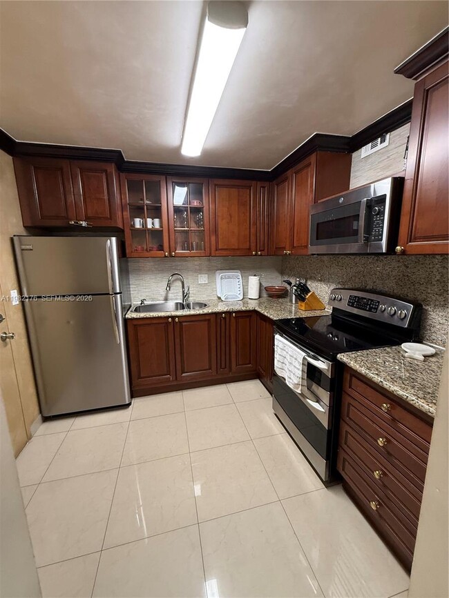 Photo - 200 178th St Unidad 605