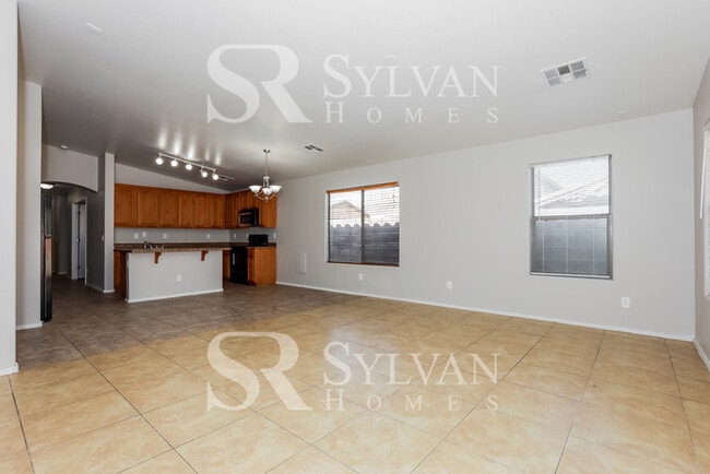 Photo - Lease today! No extra charge for contentme...