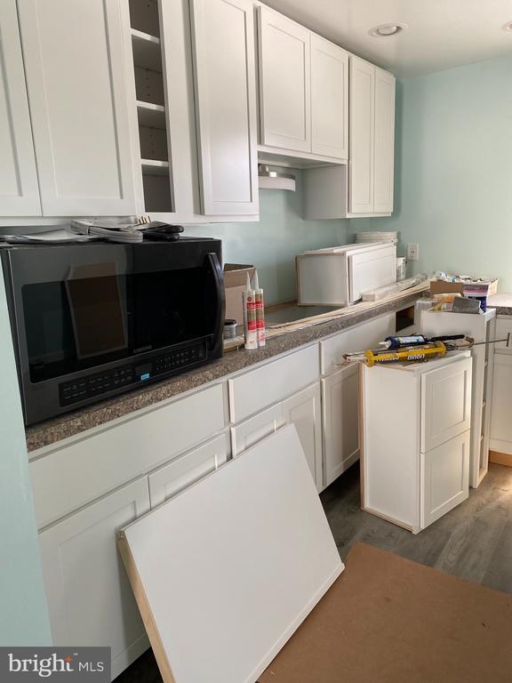 Building Photo - 100 Middle Spring Ave Rental
