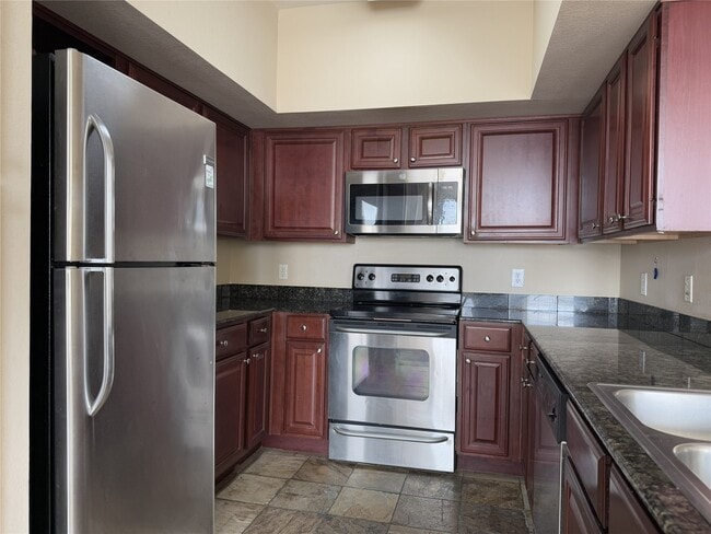 Building Photo - 7575 Kirby Dr Unit 2218