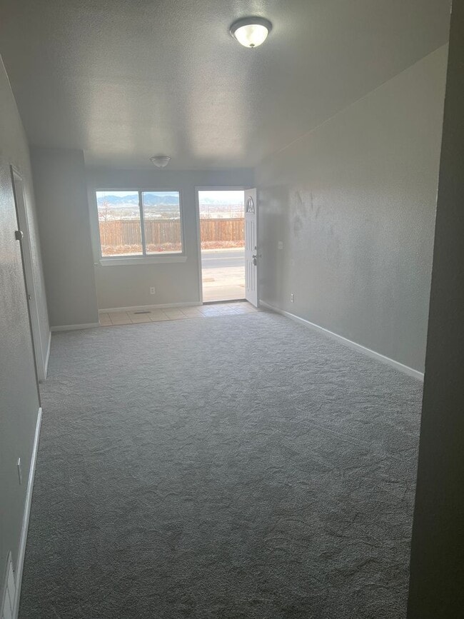 Photo - Great 3 Bedroom 2 Bath unit