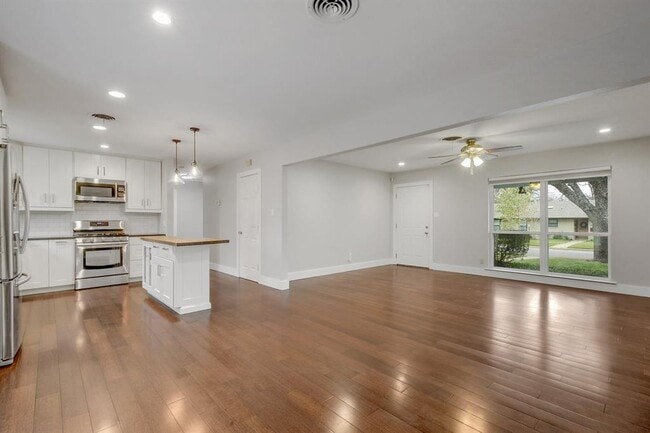 Photo - 1600 Ashberry Dr