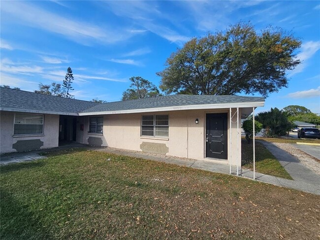 Building Photo - 201 Northwest Jefferson Cir N Unit 9