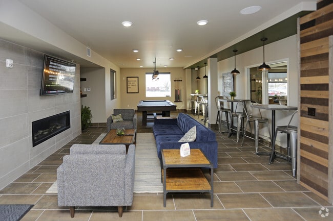 Lounge 1