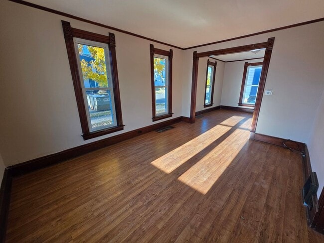 Building Photo - 523-525 Bay Unit 525 Bay