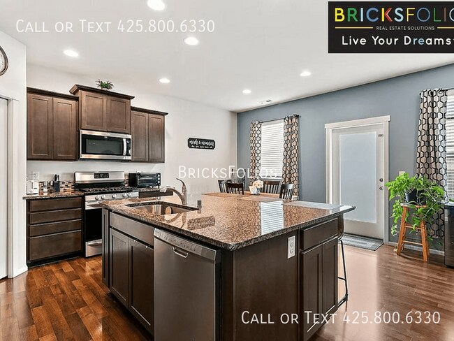 Photo - Modern Comfort Awaits You in This Puyallup...