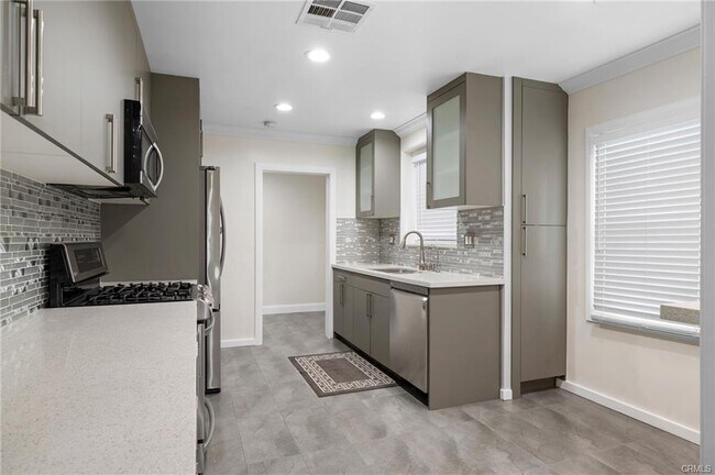 Photo - 1250 Bruce Ave