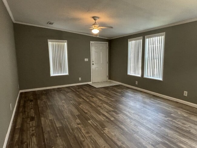 20 Glen Cove Ct