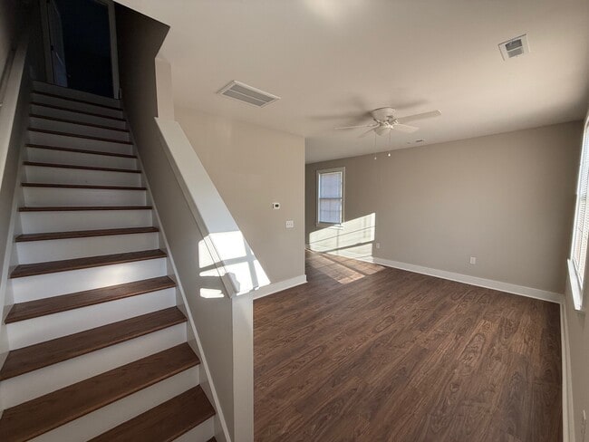 Photo - 121 Diver Dr