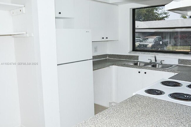 Photo - 1100 SW 4th Ave Unit 3b