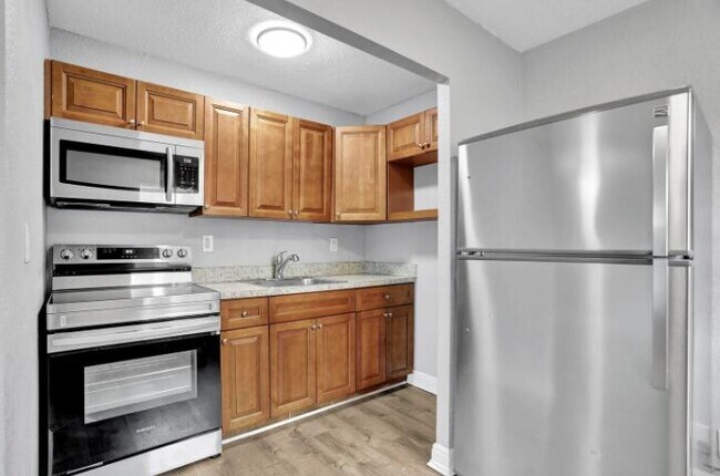 Photo - 240 SE 9th Ave