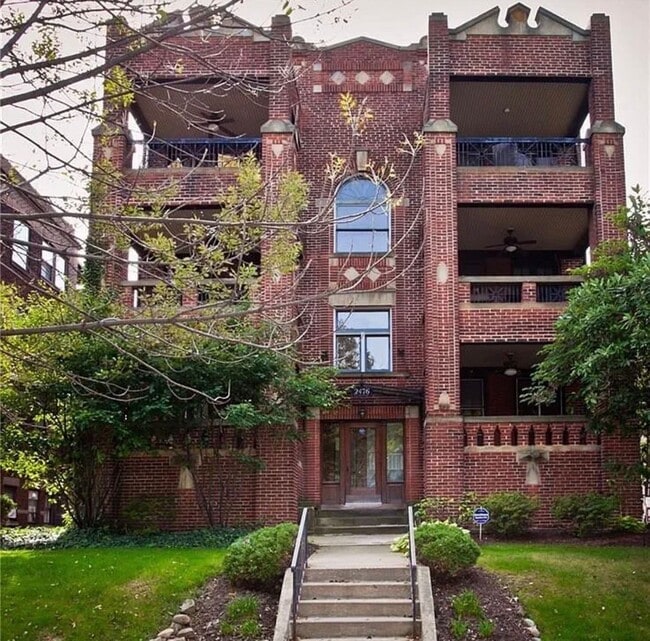 Building Photo - 2476 Derbyshire Rd Unit 6