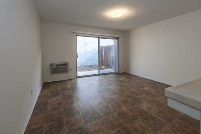 Dining Room - Mauna Loa Evergreen Apartments L.L.C