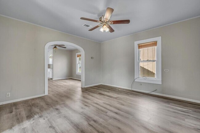 Photo - 803 N Banks St