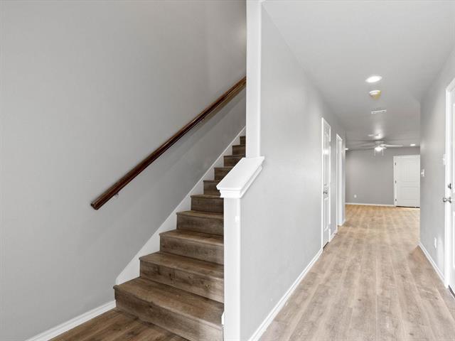 Photo - 124 Abbey Park Ct