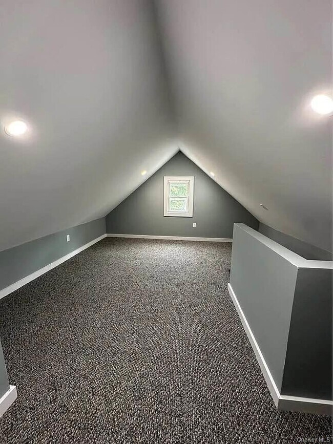 Photo - 253 Woodbury Rd