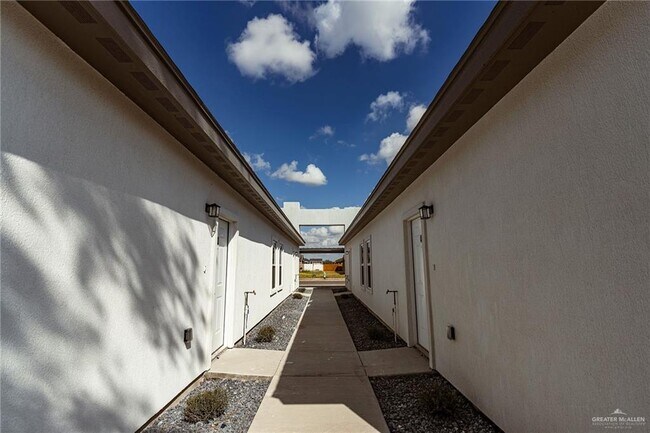 Photo - 17 W Harrison Ave Unidad 1