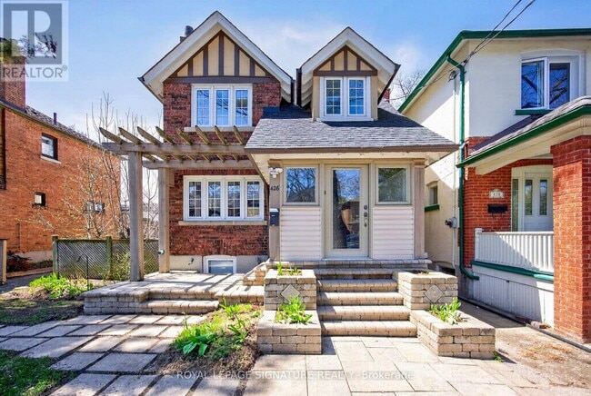Photo - 426 Armadale Ave