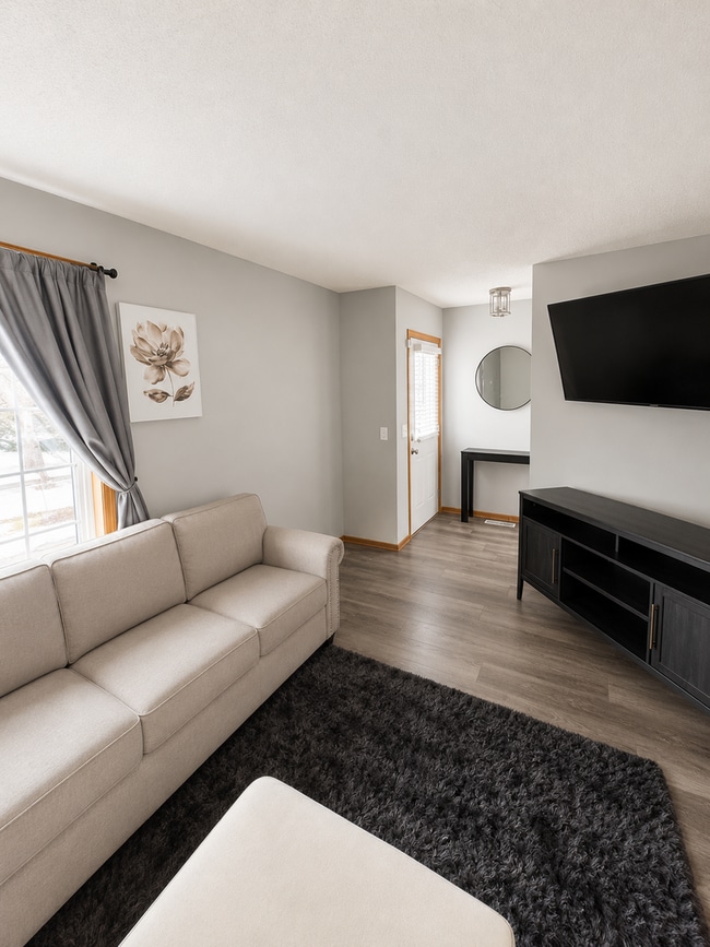 Photo - 7384 147 Ln NW