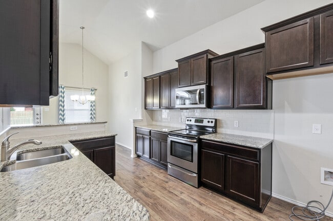 Photo - 1328 Blue Leaf Dr