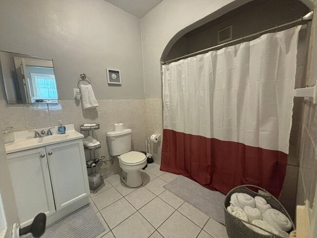 312 S Valentine St Unidad N