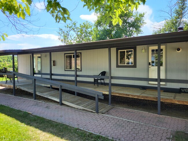 Exterior Este - 15781 N 83rd St