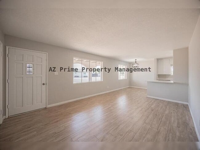 Photo - 1140 W 7th St