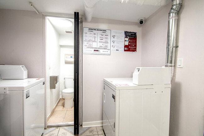 930FraserAvenue.0081 - Fraser Flats