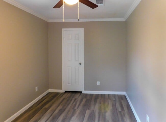 Photo - 107 Varsity Dr Unit 107 Room B