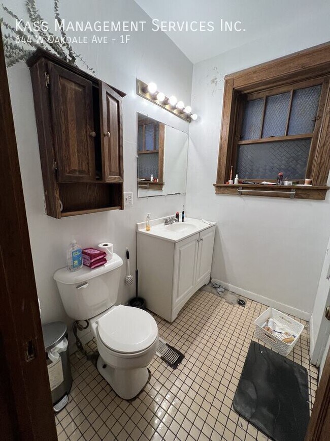 Photo - 644 W Oakdale Ave Unidad 1F