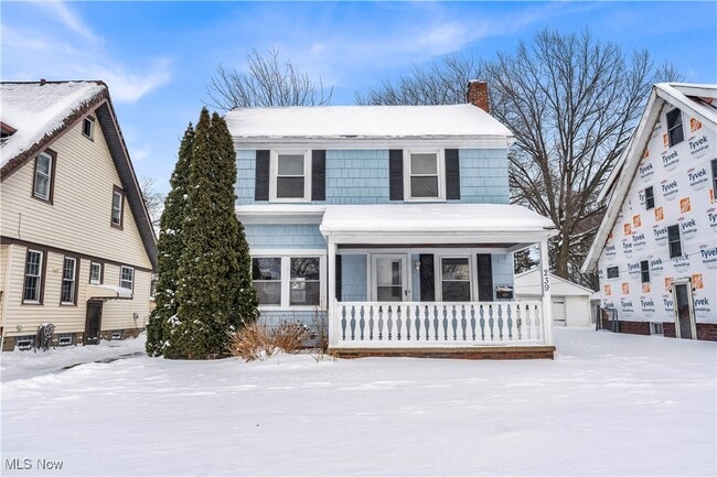 Building Photo - 239 E 214th St