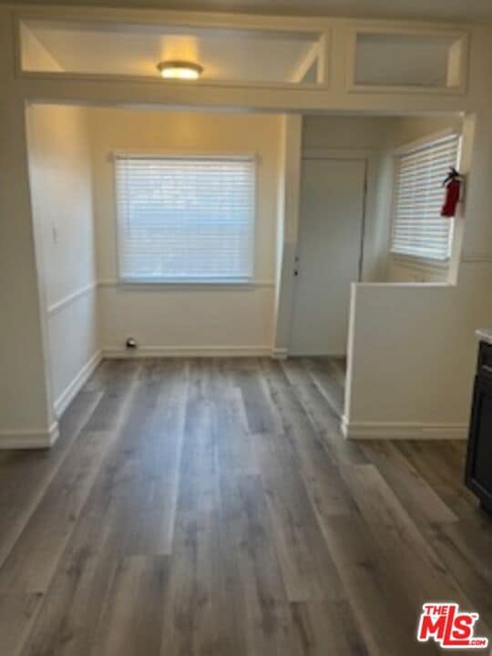 Photo - 5865 Denker Ave