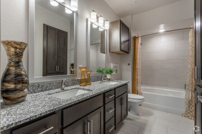2BR, 2BA - 1,067 SF - First Bathroom
