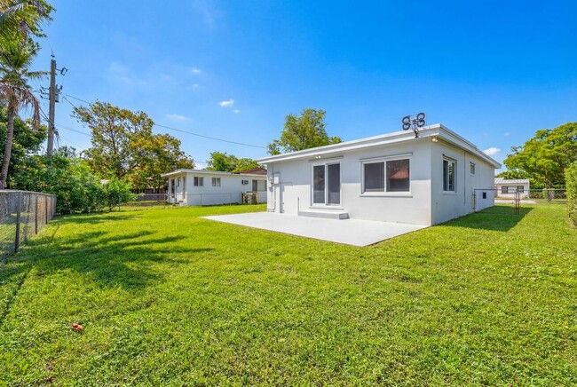 Photo - 6447 SW 10th St