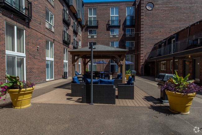 Park 44 Apartments
