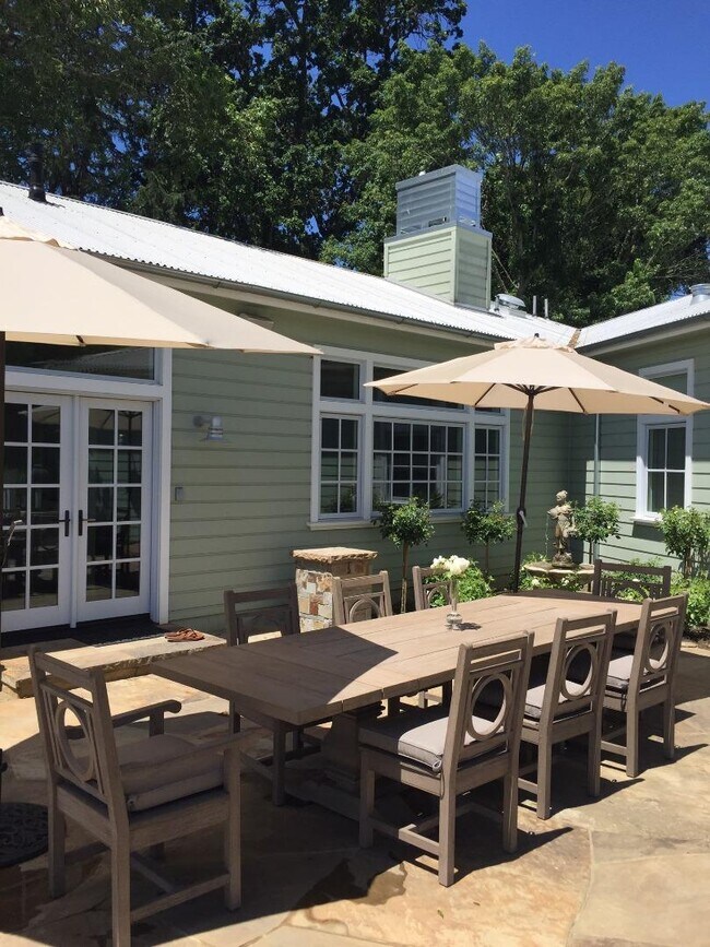 Photo - 555 Zinfandel Ln