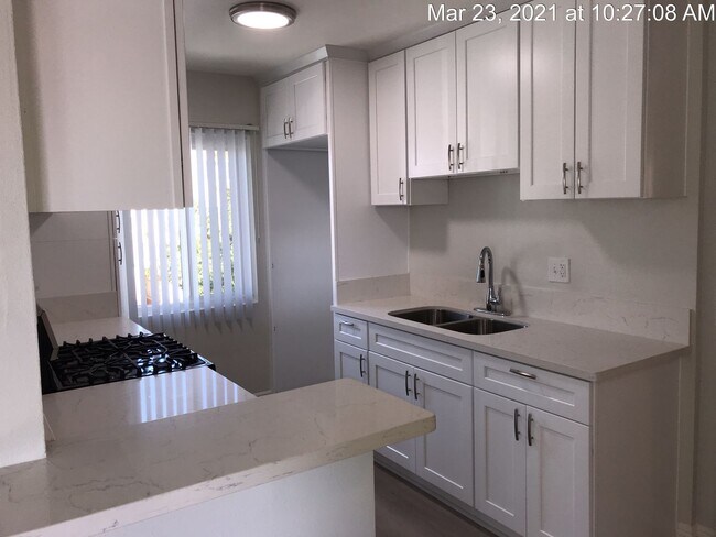 Photo - 350 South Manhattan Place