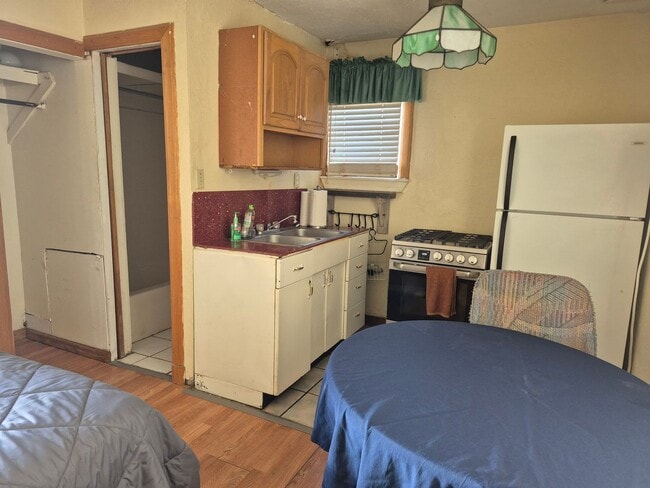 Photo - Fully furnished efficiency