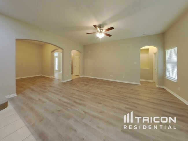 Photo - 207 Range Rd