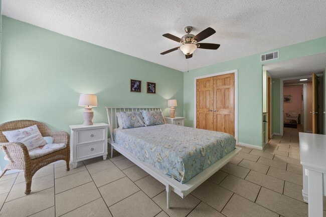 1007 W Beach Blvd Unit SI ID1268166P
