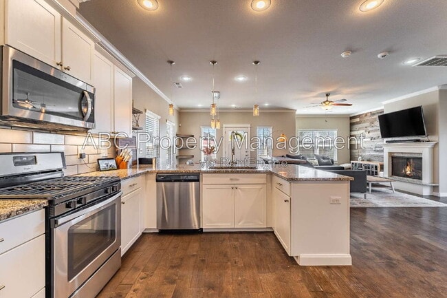 3821 W Pawnee Rd