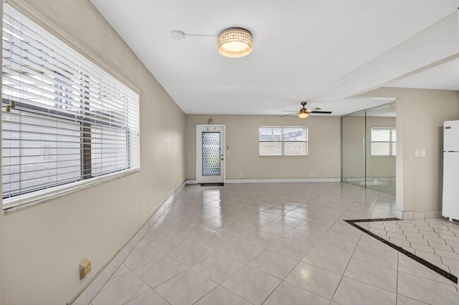 Photo - 195 Brittany F