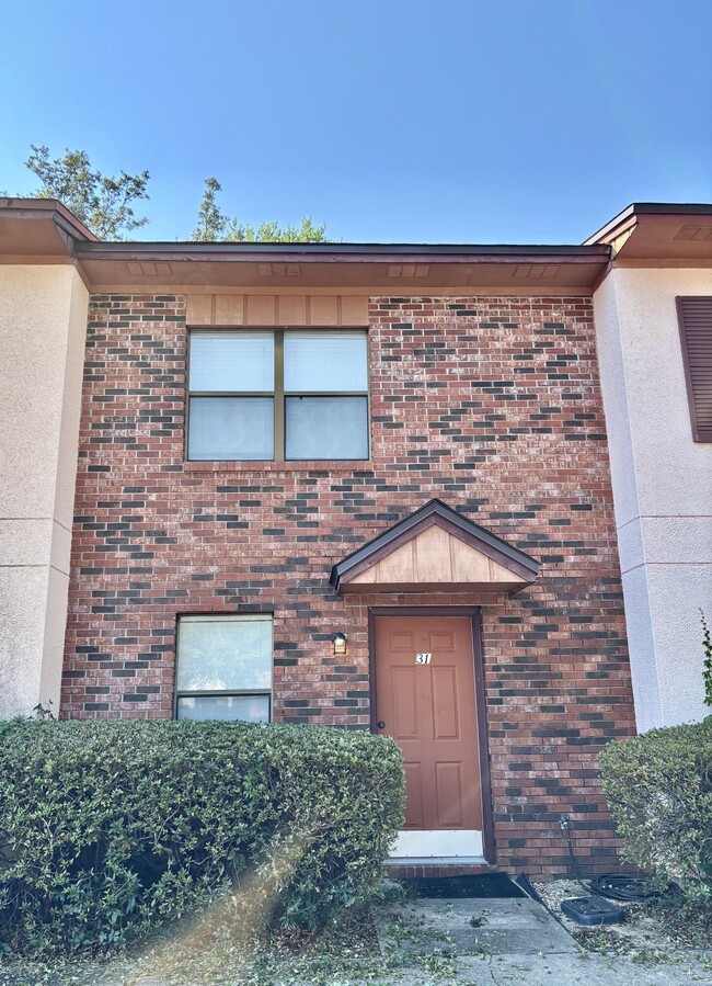 Building Photo - 696 Tyner St Rental
