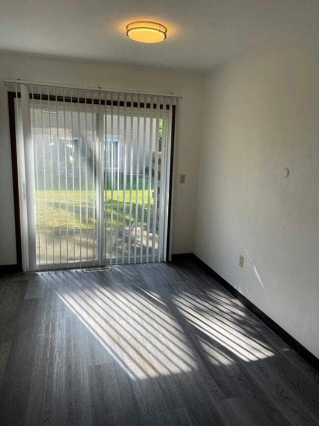 Photo - 4163 W Ridge Rd