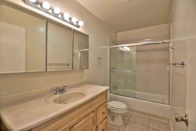 Bath Room 2 - 946 Kiely Blvd Unit C