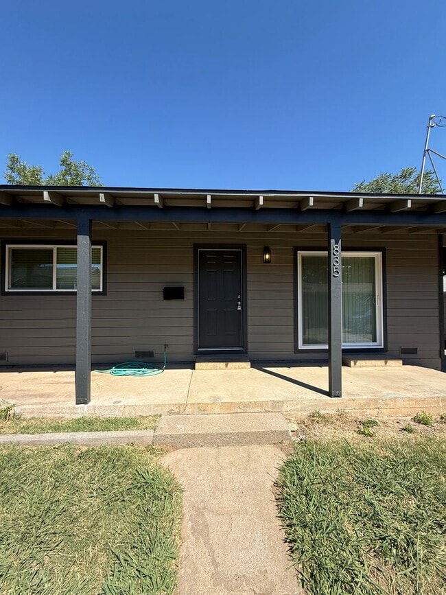 Photo - Large Brand New Remodeled 1 Bedroom unit with Washer Dryer Hookups - MUST SEE!!! Unit 835