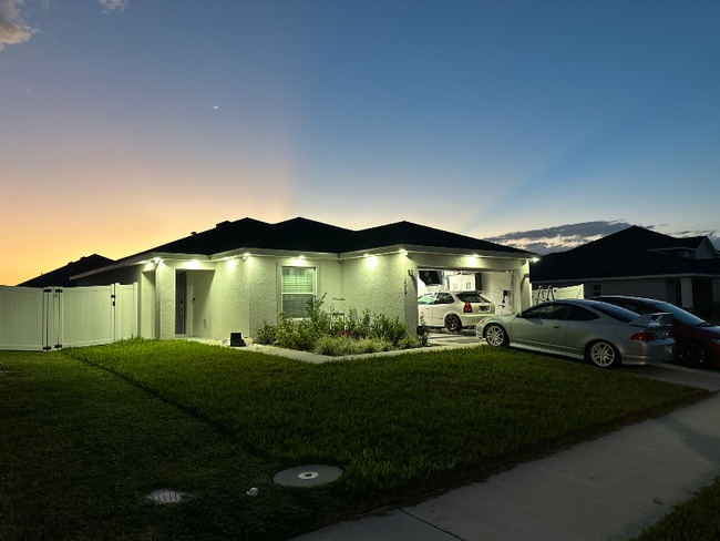 Building Photo - 2014 Dexter St Rental
