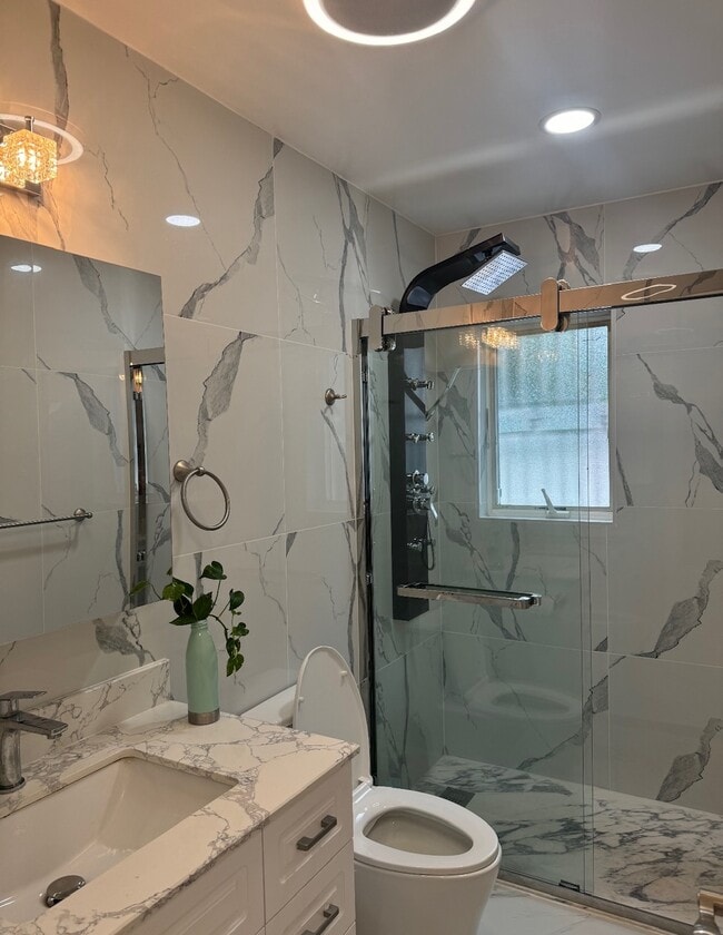 Photo - 200-01-201 26th Ave