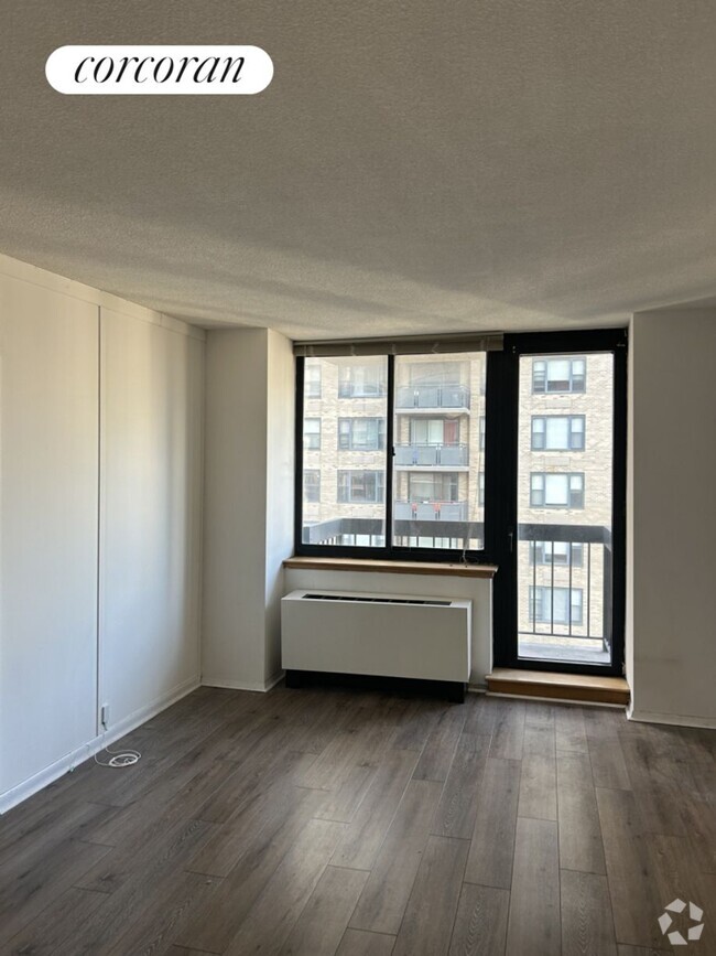 Building Photo - 250 E 40th St Rental