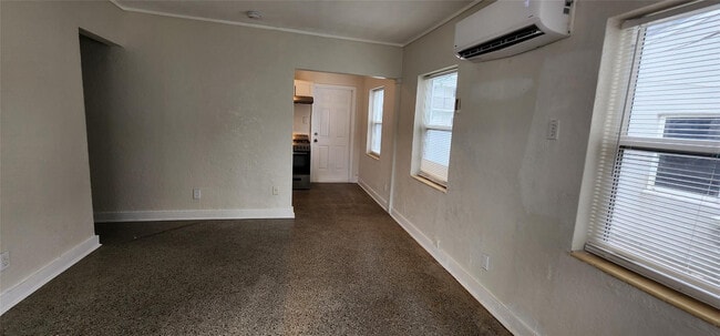 Photo - 2711 Lincoln St Unit 4